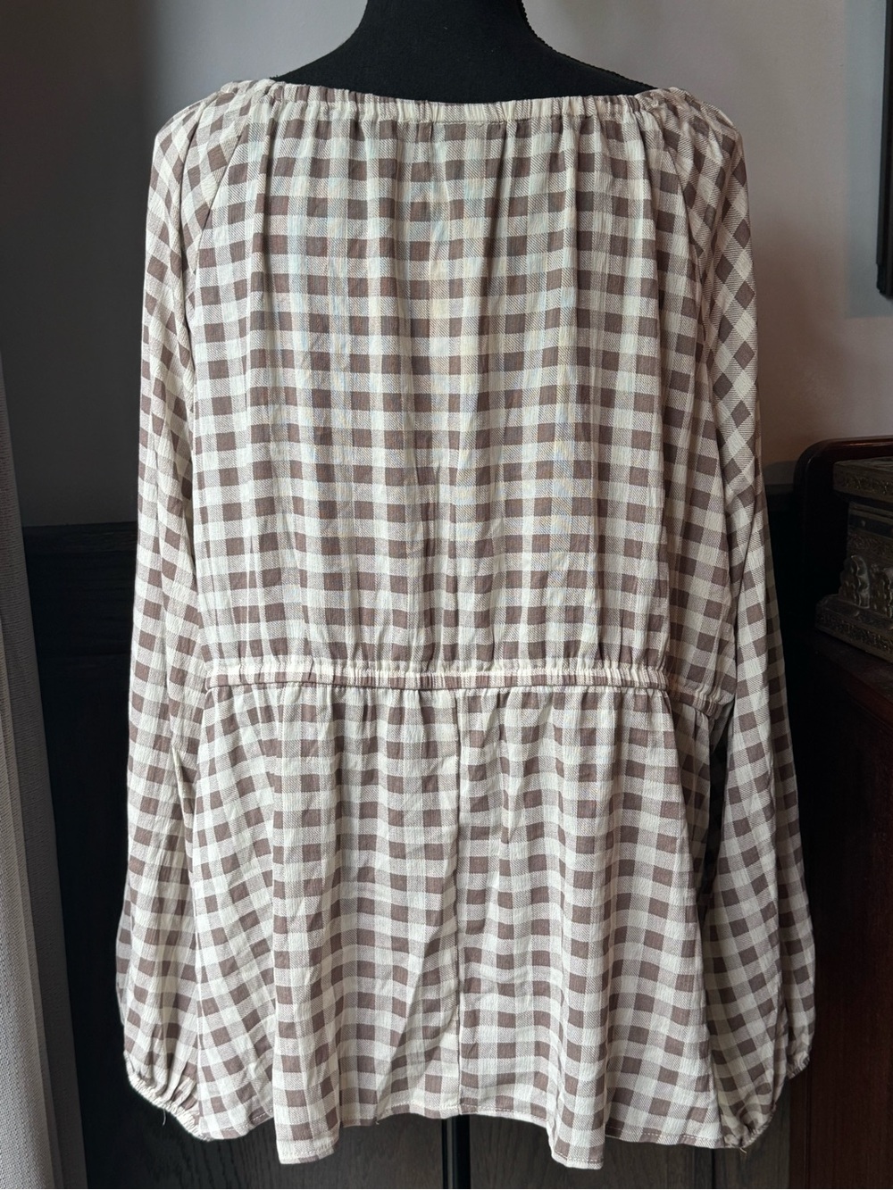 torrid Beige and White Gingham Peasant Tunic 4x nwt - Picture 4 of 7